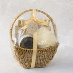Pokhara Set Bath Basket Orange & Vanilla – Σετ μπάνιου με λοσιόν, αφρόλουτρο, shower gel και άλατα μπάνιου
